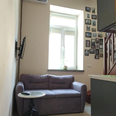 Chorni Vivtsy Apartment Chernivtsi Ngoại thất bức ảnh