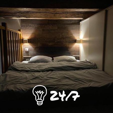 Chorni Vivtsy Apartment Chernivtsi Ngoại thất bức ảnh