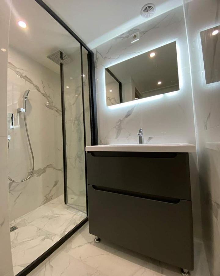 Chorni Vivtsy Apartment Chernivtsi Ngoại thất bức ảnh