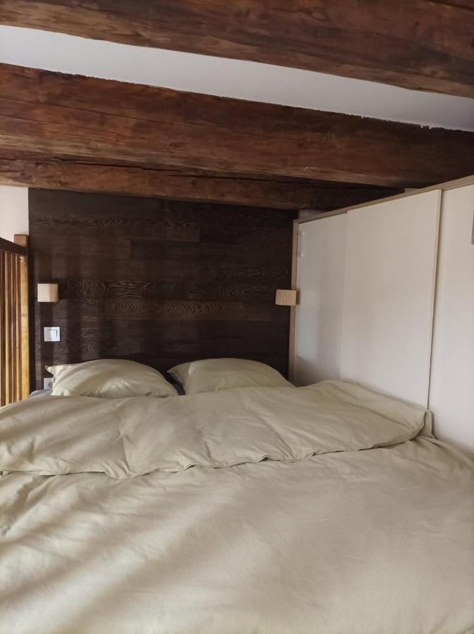 Chorni Vivtsy Apartment Chernivtsi Ngoại thất bức ảnh
