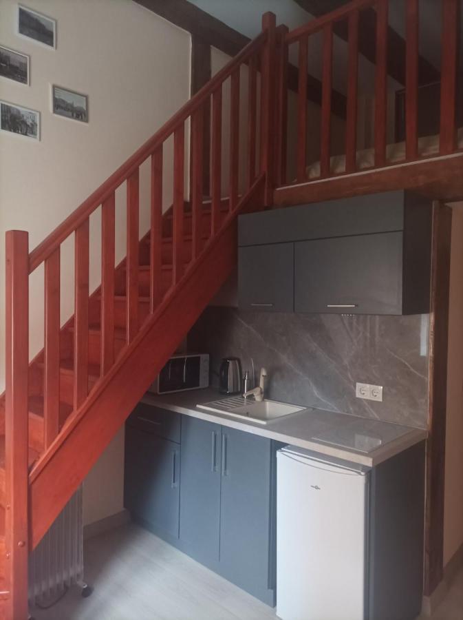 Chorni Vivtsy Apartment Chernivtsi Ngoại thất bức ảnh