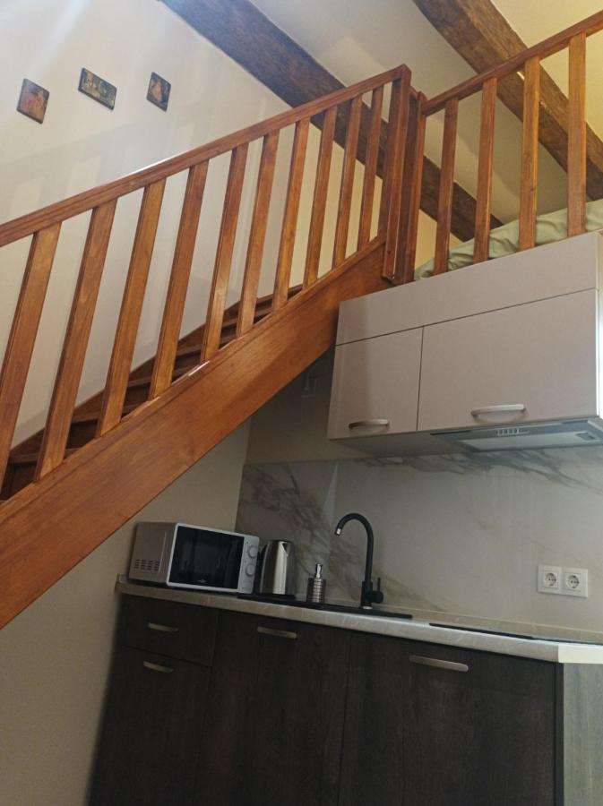 Chorni Vivtsy Apartment Chernivtsi Ngoại thất bức ảnh