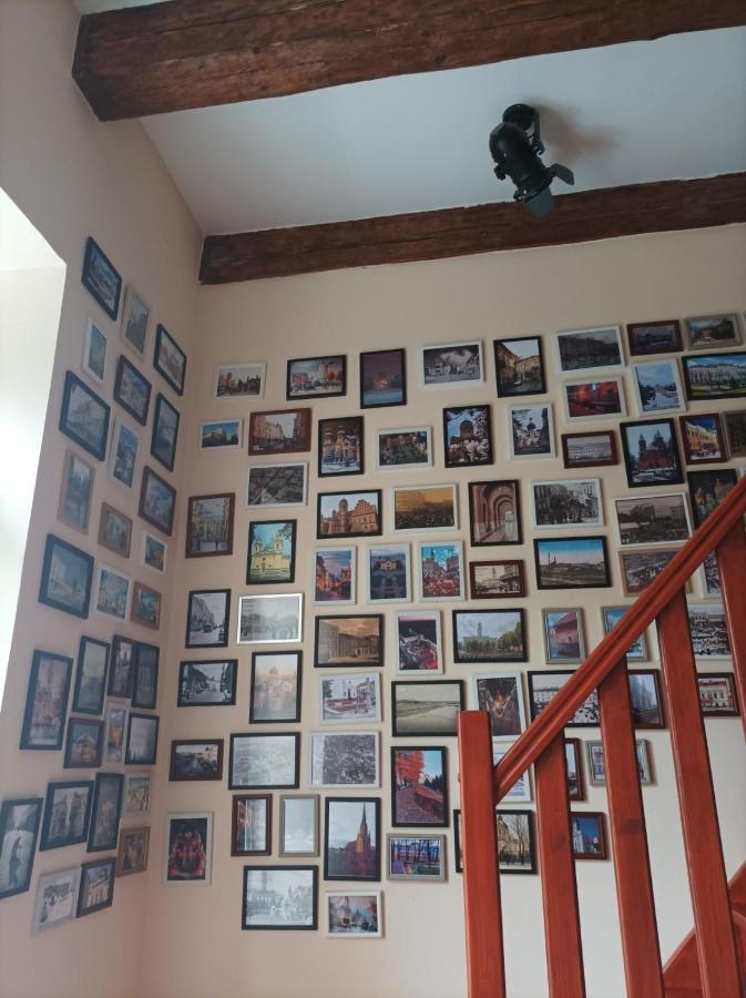 Chorni Vivtsy Apartment Chernivtsi Ngoại thất bức ảnh