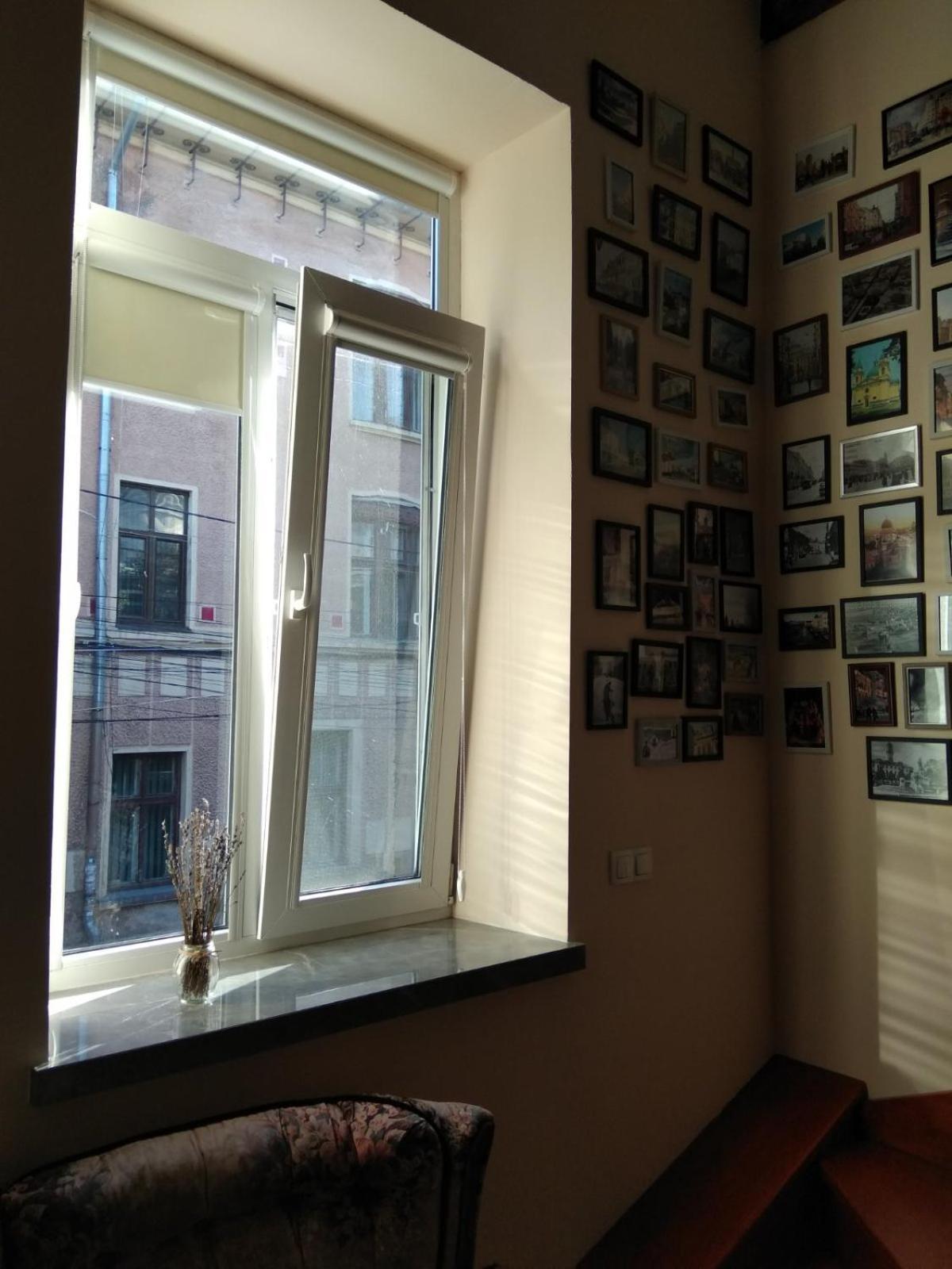 Chorni Vivtsy Apartment Chernivtsi Ngoại thất bức ảnh